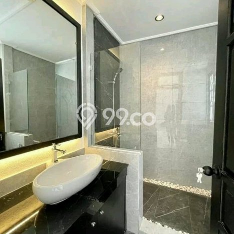 Hunian Mewah LB 291m2 Siap Pakai Desain Elegan di Manyar, Surabaya Hunian Mewah LB 291m2 Siap Pakai Desain Elegan di Manyar, Surabaya