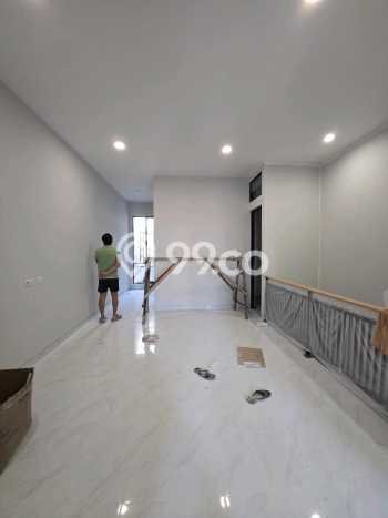 Dijual Rumah 5 Kamar Lokasi Strategis Bagus dan Strategis di Sukolilo Dijual Rumah 5 Kamar Lokasi Strategis Bagus dan Strategis di Sukolilo