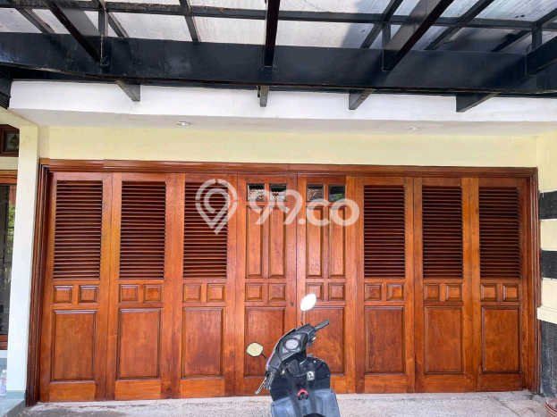 Siap Huni Rumah Mewah 7 Kamar di Rungkut Dekat ke Mana Saja Siap Huni Rumah Mewah 7 Kamar di Rungkut Dekat ke Mana Saja