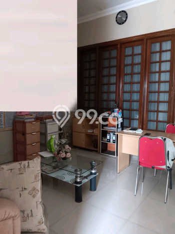 Dijual Rumah 4 Kamar Lokasi Ideal Nyaman dan Strategis di Rungkut Dijual Rumah 4 Kamar Lokasi Ideal Nyaman dan Strategis di Rungkut