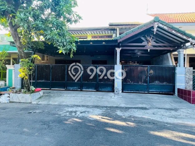 Rumah Strategis Modern Lb 385m2 di Rungkut, Surabaya Rumah Strategis Modern Lb 385m2 di Rungkut, Surabaya