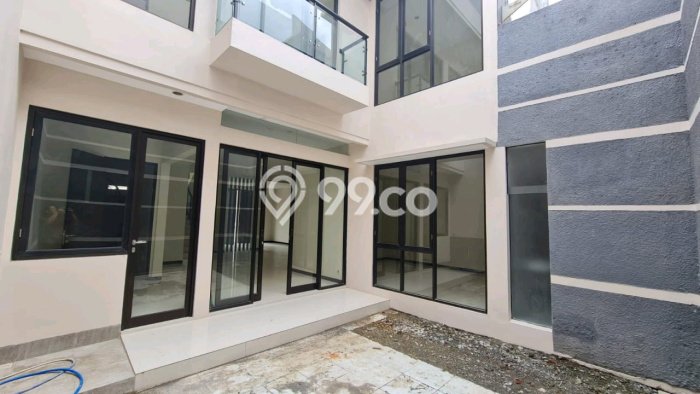 Hunian Eksklusif Dijual LT 180m2 di Sukolilo, Surabaya Hunian Eksklusif Dijual LT 180m2 di Sukolilo, Surabaya