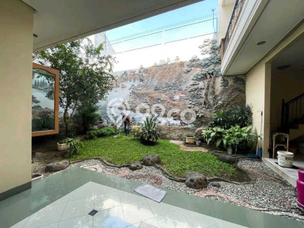 Dijual Rumah Luas Megah Dengan View Eksklusif di Manyar, Surabaya Dijual Rumah Luas Megah Dengan View Eksklusif di Manyar, Surabaya