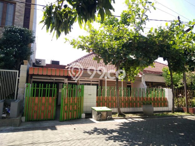 For Sale! Luxury House LT 200m2 Desain Elegan di Manyar For Sale! Luxury House LT 200m2 Desain Elegan di Manyar