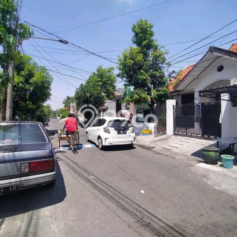 Jual Rumah Bagus Siap Huni LB 120m2 di Gubeng, Surabaya Jual Rumah Bagus Siap Huni LB 120m2 di Gubeng, Surabaya