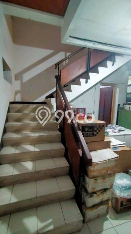 Siap Huni Rumah Mewah 8 Kamar di Gubeng Dekat ke Mana Pun Siap Huni Rumah Mewah 8 Kamar di Gubeng Dekat ke Mana Pun