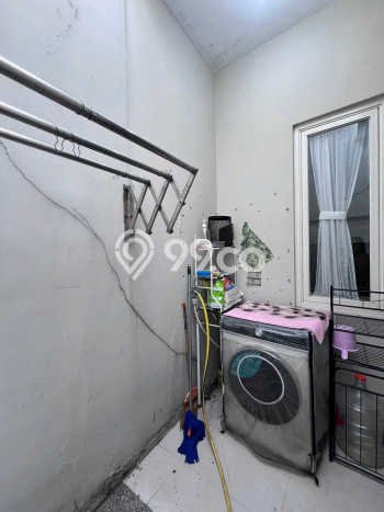 For Sale Rumah 3 Kamar Lokasi Ideal Nyaman dan Strategis di Rungkut For Sale Rumah 3 Kamar Lokasi Ideal Nyaman dan Strategis di Rungkut