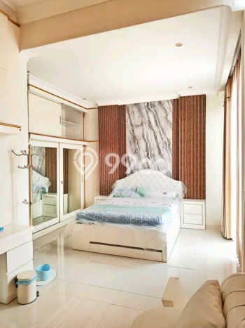 Ready to Use! Premium House LT 264m2 Desain Elegan di Pakuwon City Ready to Use! Premium House LT 264m2 Desain Elegan di Pakuwon City