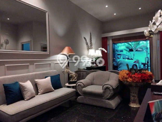 Rumah Strategis Modern Lb 200m2 di Rungkut, Surabaya Rumah Strategis Modern Lb 200m2 di Rungkut, Surabaya