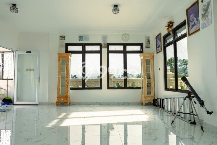 DIJUAL! Vila di , Luas 300m2m², Posisi Premium DIJUAL! Vila di , Luas 300m2m², Posisi Premium