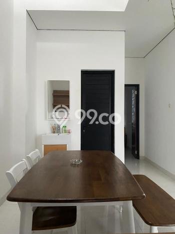 Lokasi strategis! Rumah siap pakai dikontrakkan di Ngaglik LB 140m2 Lokasi strategis! Rumah siap pakai dikontrakkan di Ngaglik LB 140m2