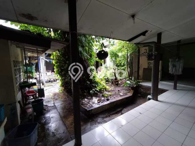 Rumah Mewah LB 298m2 Siap Pakai Desain Elegan di Pleburan, Semarang Rumah Mewah LB 298m2 Siap Pakai Desain Elegan di Pleburan, Semarang
