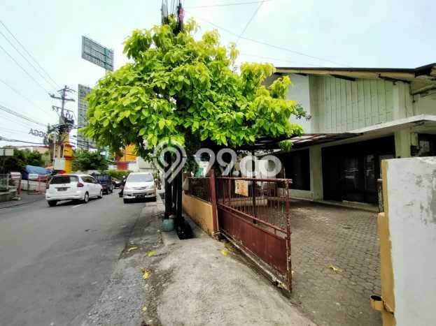 Rumah Mewah LB 298m2 Siap Pakai Desain Elegan di Pleburan, Semarang Rumah Mewah LB 298m2 Siap Pakai Desain Elegan di Pleburan, Semarang