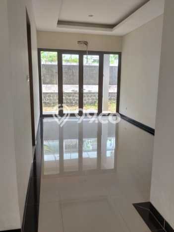 Rumah Luxury Modern Siap Huni di Sentul City Bogor Rumah Luxury Modern Siap Huni di Sentul City Bogor