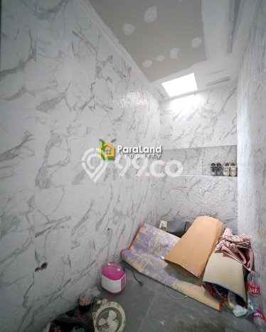 Rumah Elit Modern Siap Huni di Meruya Jakarta Barat Rumah Elit Modern Siap Huni di Meruya Jakarta Barat