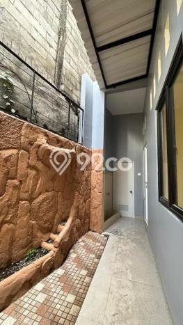 Ready to Use! Luxury House LT 152m2 Desain Modern di BSD Ready to Use! Luxury House LT 152m2 Desain Modern di BSD