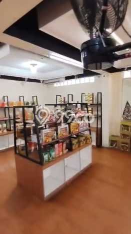 Disewakan Ruko di Danurejan Yogyakarta LT 100m2, LB 180m2 Disewakan Ruko di Danurejan Yogyakarta LT 100m2, LB 180m2