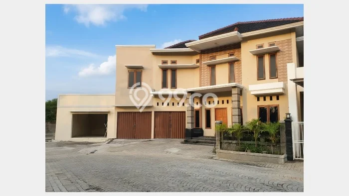 For Sale Hunian Rumah Terawat 5 KT di Maguwoharjo, Yogyakarta For Sale Hunian Rumah Terawat 5 KT di Maguwoharjo, Yogyakarta