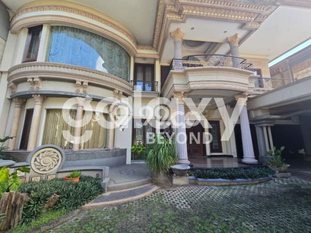 Dijual Hunian Mewah dengan Fasilitas Sekitar Lengkap di Dukuh Pakis, Surabaya Dijual Hunian Mewah dengan Fasilitas Sekitar Lengkap di Dukuh Pakis, Surabaya