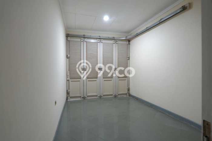 Rumah Strategis Modern Lb 240m2 di Antapani, Bandung Rumah Strategis Modern Lb 240m2 di Antapani, Bandung