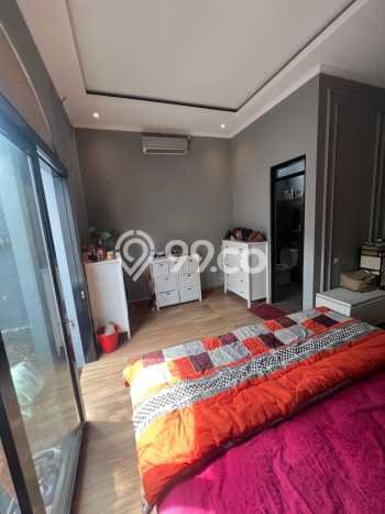 Hunian Strategis 4 KT LB 350m2 Kondisi Bagus di Turangga Hunian Strategis 4 KT LB 350m2 Kondisi Bagus di Turangga