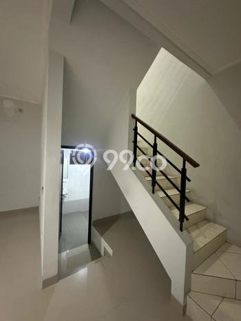 Rumah sewa siap pakai 4 Kamar Tidur di Gading Serpong Serenade Lake, Tangerang Rumah sewa siap pakai 4 Kamar Tidur di Gading Serpong Serenade Lake, Tangerang