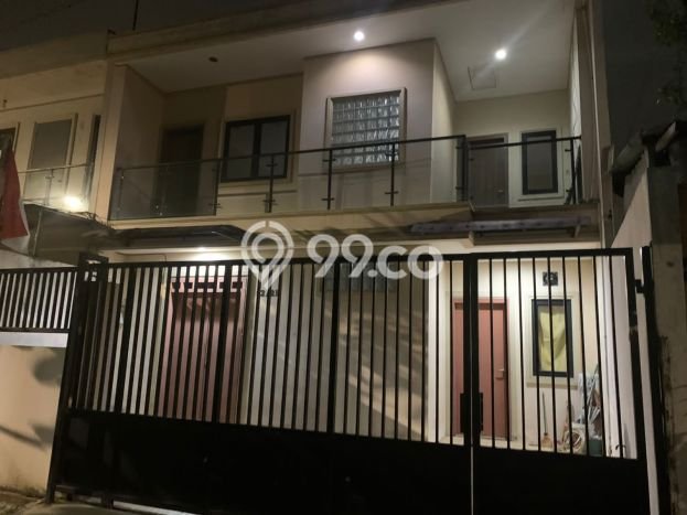 Rumah Mewah LB 170m2 Siap Pakai Desain Elegan di Meruya, Jakarta Barat Rumah Mewah LB 170m2 Siap Pakai Desain Elegan di Meruya, Jakarta Barat