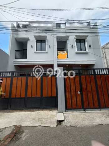 Rumah Modern Cantik 3 KT Bisa Langsung Pindah di Jagakarsa Rumah Modern Cantik 3 KT Bisa Langsung Pindah di Jagakarsa