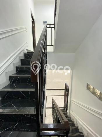 Rumah Strategis Modern Lb 140m2 di Jagakarsa, Jakarta Selatan Rumah Strategis Modern Lb 140m2 di Jagakarsa, Jakarta Selatan