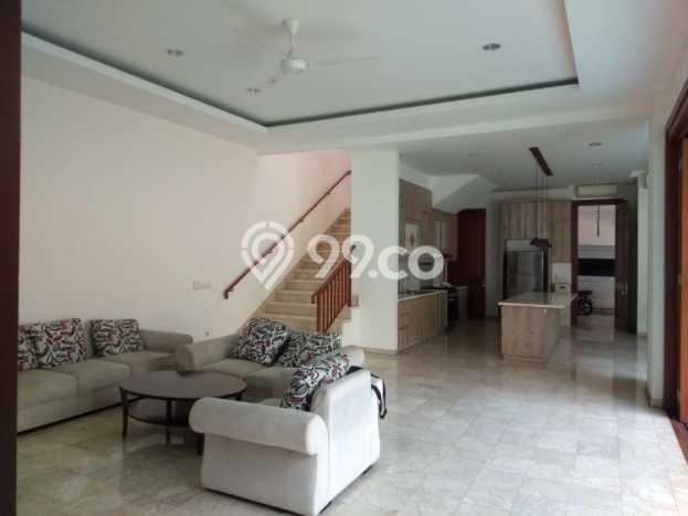 Disewakan! Rumah 4 Kamar Tidur &
4 Kamar Mandi di Kemang, Jakarta Selatan Disewakan! Rumah 4 Kamar Tidur &
4 Kamar Mandi di Kemang, Jakarta Selatan