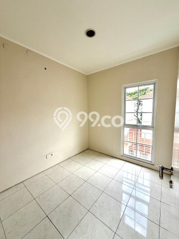 For Sale Rumah 4 Kamar Lokasi Strategis Bagus dan Strategis di BSD For Sale Rumah 4 Kamar Lokasi Strategis Bagus dan Strategis di BSD