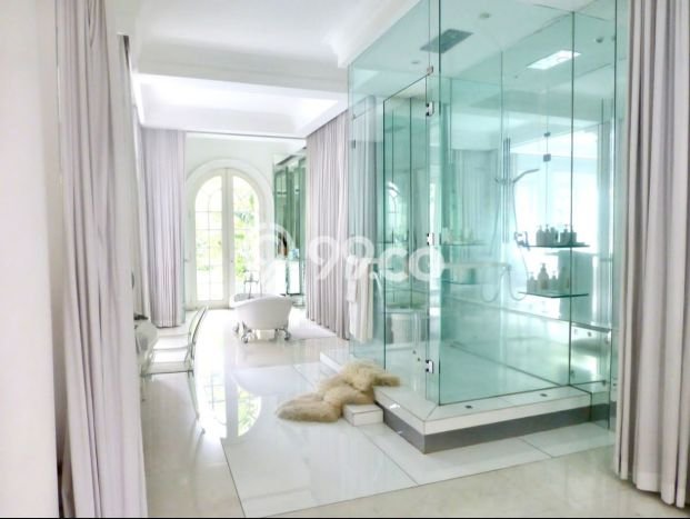 Hot Offer Hunian Mewah Ideal dan Luas di Menteng, Jakarta Pusat Hot Offer Hunian Mewah Ideal dan Luas di Menteng, Jakarta Pusat