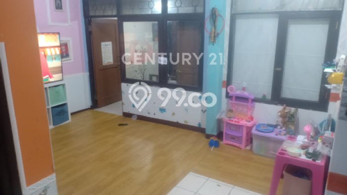 Dijual Rumah 6 Kamar Lokasi Ideal Bagus dan Strategis di Antapani Dijual Rumah 6 Kamar Lokasi Ideal Bagus dan Strategis di Antapani
