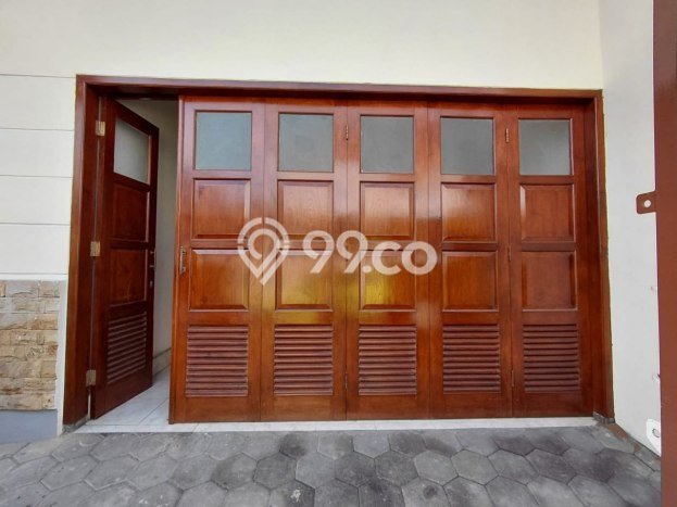 Rumah Mewah Siap Huni LT 300m2 di Lowokwaru, Malang Rumah Mewah Siap Huni LT 300m2 di Lowokwaru, Malang