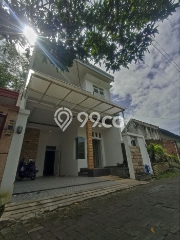 Hunian Cantik Minimalis Lb 192m2 di Sukun, Malang Hunian Cantik Minimalis Lb 192m2 di Sukun, Malang