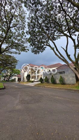 Siap Huni Rumah Mewah 7 Kamar di Klojen Dekat ke Mana Saja Siap Huni Rumah Mewah 7 Kamar di Klojen Dekat ke Mana Saja