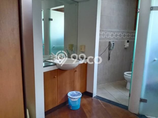 Ready to Use! Premium House LT 240m2 Desain Elegan di Araya Ready to Use! Premium House LT 240m2 Desain Elegan di Araya