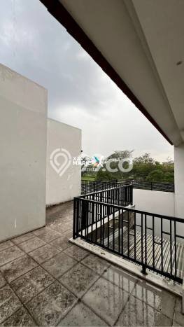 Ready to Use! Premium House LT 300m2 Desain Elegan di Araya Ready to Use! Premium House LT 300m2 Desain Elegan di Araya