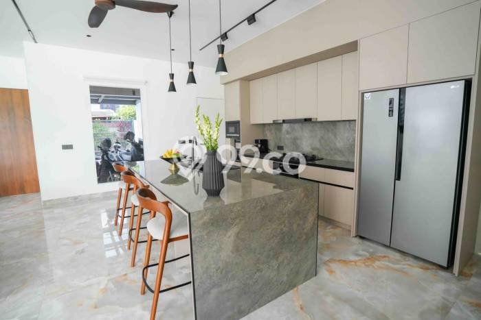 BISNIS POTENSIAL! Vila di , Luas 410m2m², ROI Menjanjikan BISNIS POTENSIAL! Vila di , Luas 410m2m², ROI Menjanjikan