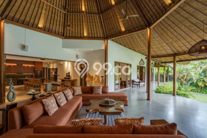 Vila Strategis Kawasan , Luas 1900m2m², Dekat ke beragam fasilitas Vila Strategis Kawasan , Luas 1900m2m², Dekat ke beragam fasilitas