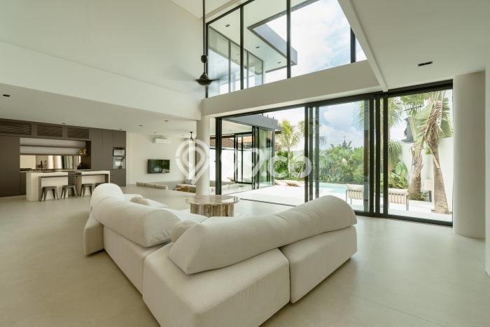 Vila Kawasan , Dimensi 440m2m², Akses ke transportasi publik Vila Kawasan , Dimensi 440m2m², Akses ke transportasi publik