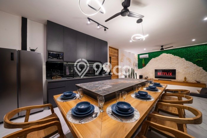 Dijual! Vila Kawasan , Luas 270m2m², Akses Mudah Pusat Kota Dijual! Vila Kawasan , Luas 270m2m², Akses Mudah Pusat Kota