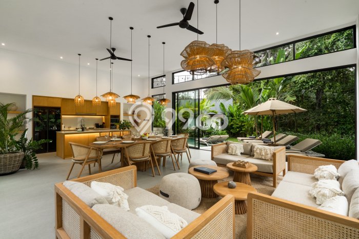 FOR SALE! Vila Kawasan , Luas 580m2m², Lokasi Premium FOR SALE! Vila Kawasan , Luas 580m2m², Lokasi Premium