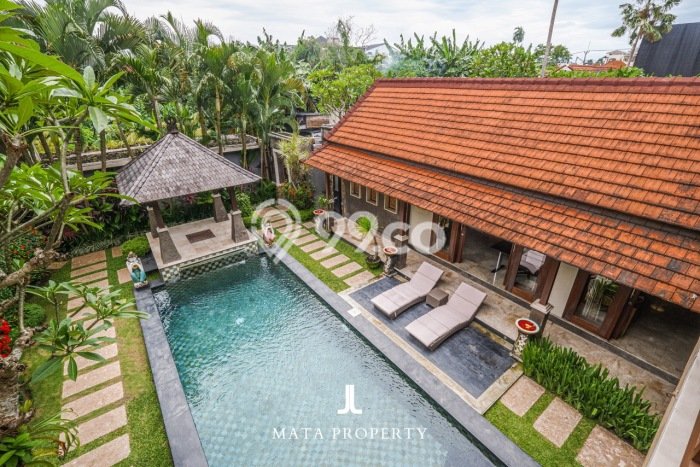 DIJUAL! Vila di , Area 400m2m², Posisi Strategis DIJUAL! Vila di , Area 400m2m², Posisi Strategis
