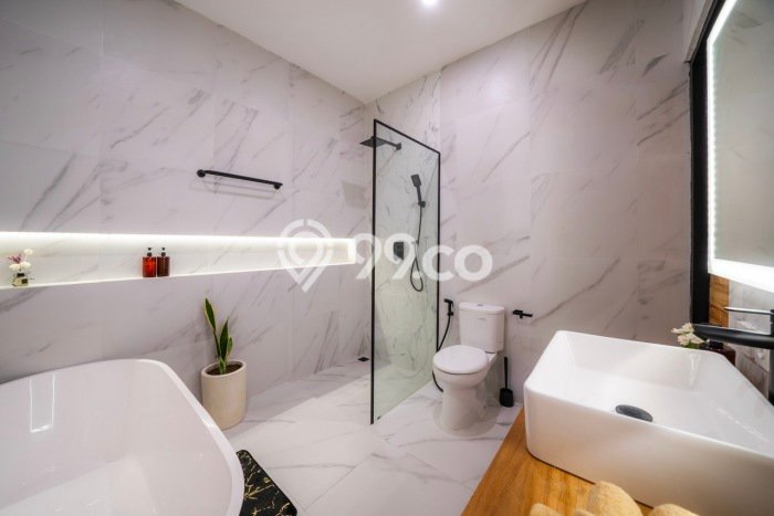Dijual! Vila Kawasan , Luas 270m2m², Akses Mudah Pusat Kota Dijual! Vila Kawasan , Luas 270m2m², Akses Mudah Pusat Kota