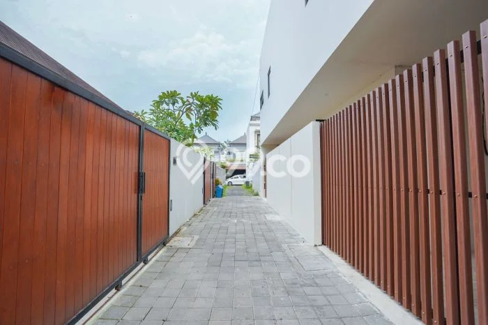 Vila Kawasan , Area 135m2m², Lingkungan Asri Vila Kawasan , Area 135m2m², Lingkungan Asri