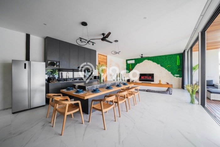 Dijual! Vila Kawasan , Luas 270m2m², Akses Mudah Pusat Kota Dijual! Vila Kawasan , Luas 270m2m², Akses Mudah Pusat Kota