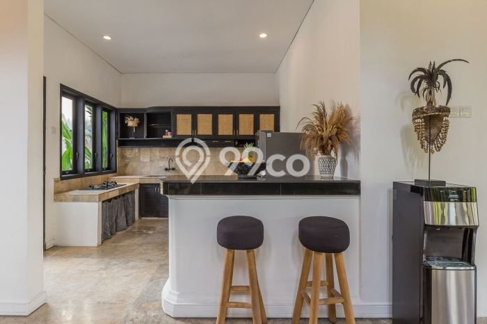 Vila Disewakan di , Area 450m2m², Lingkungan Nyaman Vila Disewakan di , Area 450m2m², Lingkungan Nyaman