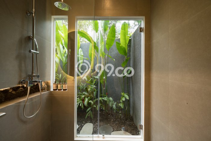 FOR SALE! Vila Kawasan , Luas 580m2m², Lokasi Premium FOR SALE! Vila Kawasan , Luas 580m2m², Lokasi Premium
