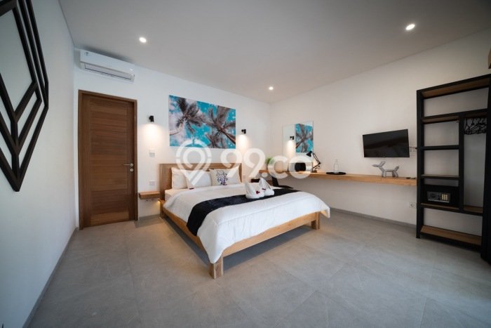FOR SALE! Vila Kawasan , Luas 180m2m², Posisi Premium FOR SALE! Vila Kawasan , Luas 180m2m², Posisi Premium